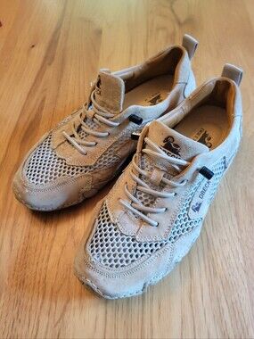 DBeck Australia Beige Women's Lightweight Mesh Sneakers